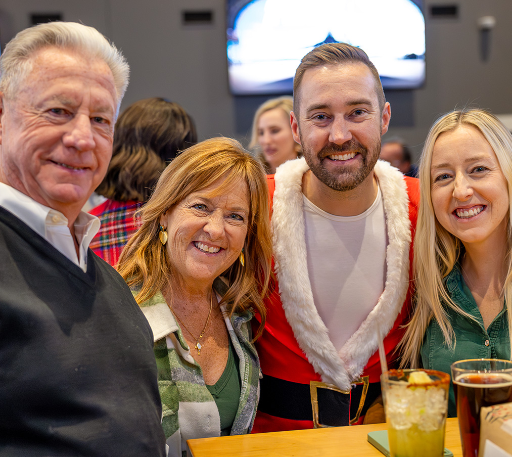 holiday party golf outings in bettendorf